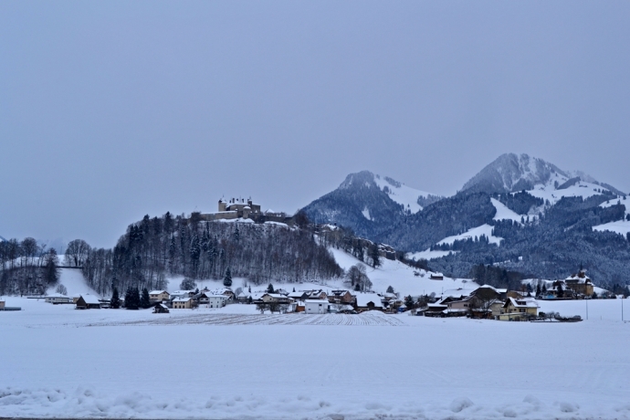 Gruyères sous la neige