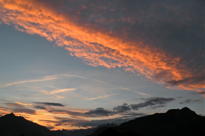 Lever du soleil sur les Alpes vaudoises